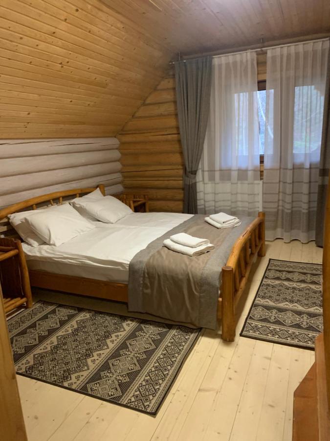 Котедж "Villa Затишна" Mykuljtsjin Eksteriør bilde
